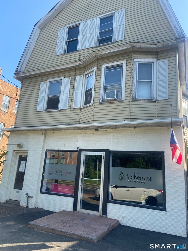 Building Photo - 101 Poquonock Ave