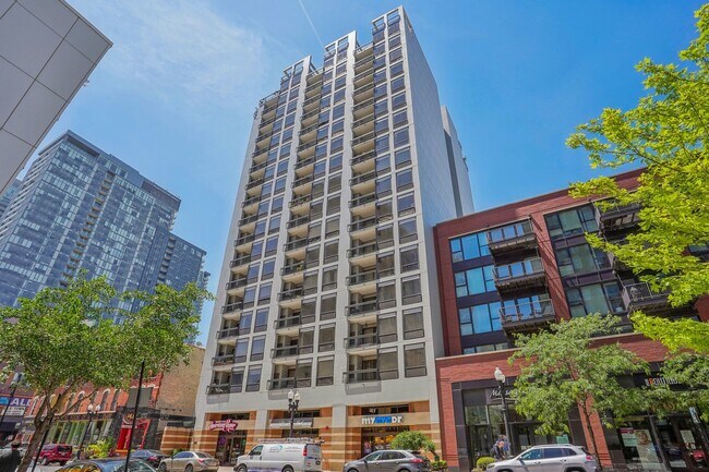 Building Photo - 1212 N Wells St