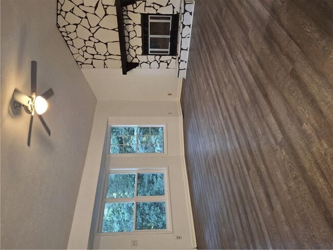 Building Photo - 3145 Malvern Dr