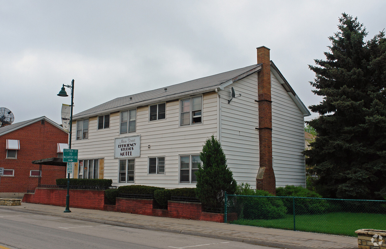 Building Photo - Main Street Efficiency Studios Motel