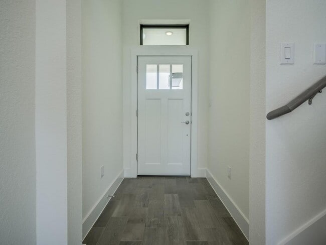 Building Photo - 12327 Maypole Bend