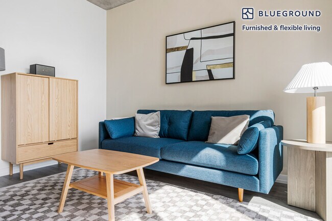 Foto del edificio - 460 W Chicago Ave