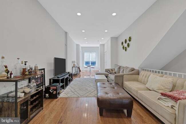 Foto del edificio - 1203 Girard St NW
