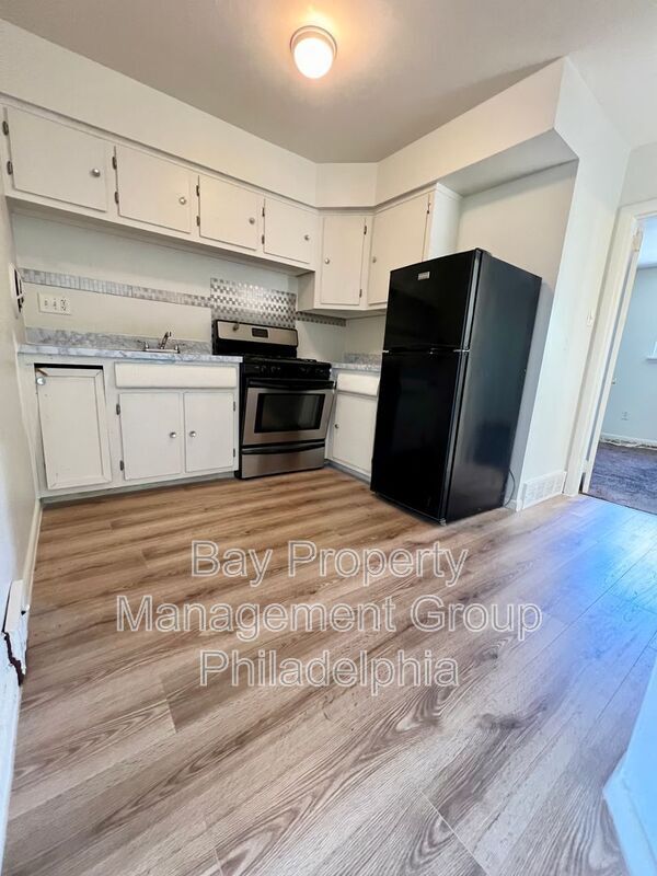 Foto del edificio - 8120 Ditman St