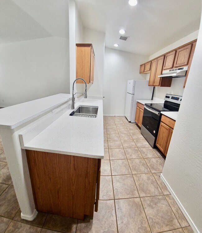 Foto del edificio - Excellent remodeled 2 bed 2 bath home in P...
