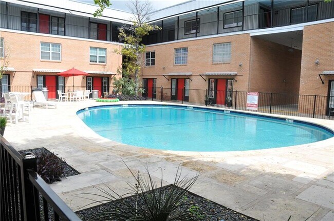 Foto del edificio - 1201 Tinnin Ford Rd