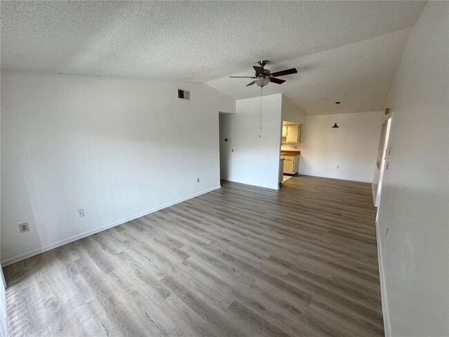 Foto del edificio - 5047 Vineland Rd