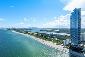 Building Photo - 15701 Collins Ave