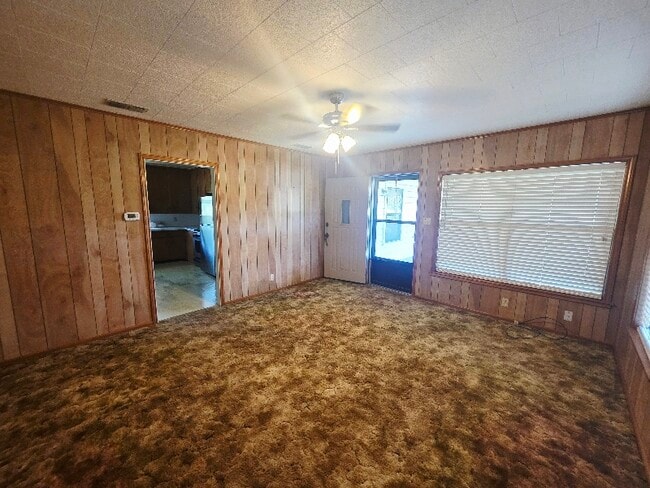 Building Photo - 111 Hoot Owl Hollow