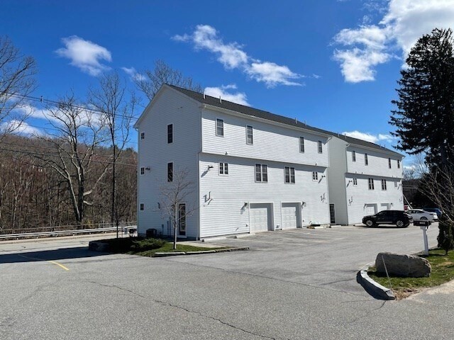Foto del edificio - 150-152 W Main St