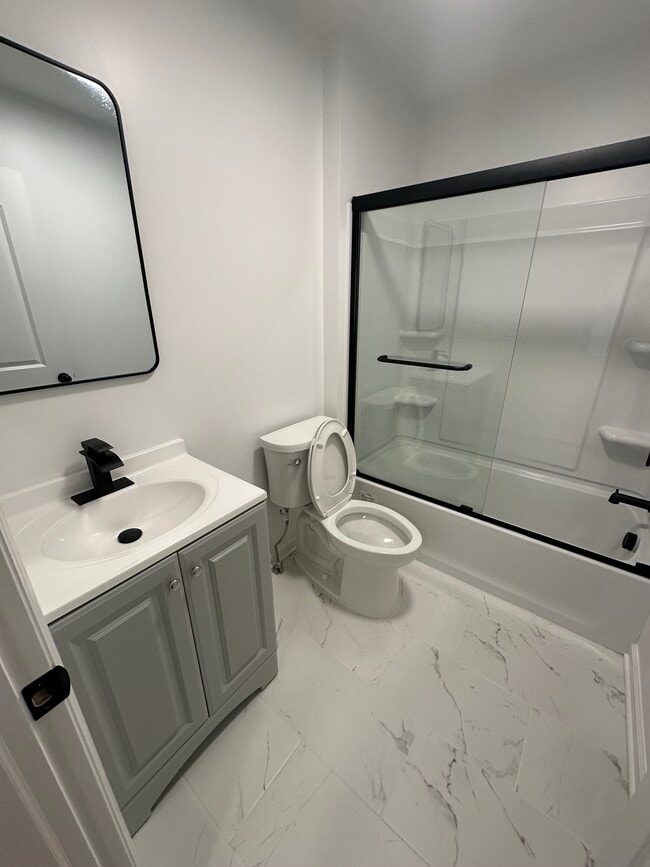 Building Photo - 15 Church St