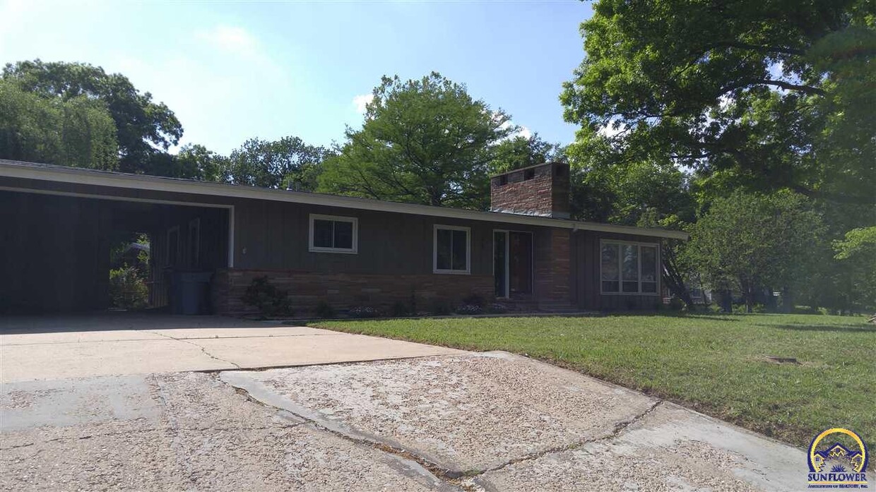 Primary Photo - 1819 Canterbury Rd