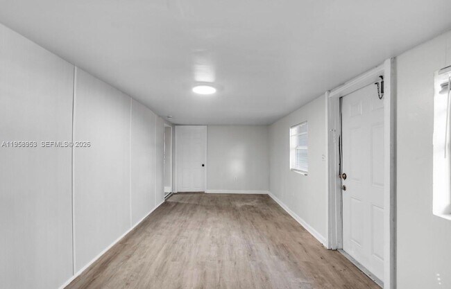 Foto del edificio - 914 NW 80th St