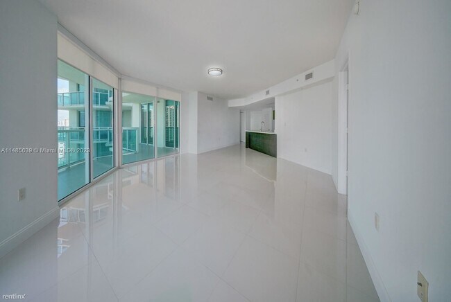 Building Photo - 3 br, 2 bath House - 250 Sunny Isles Blvd ...