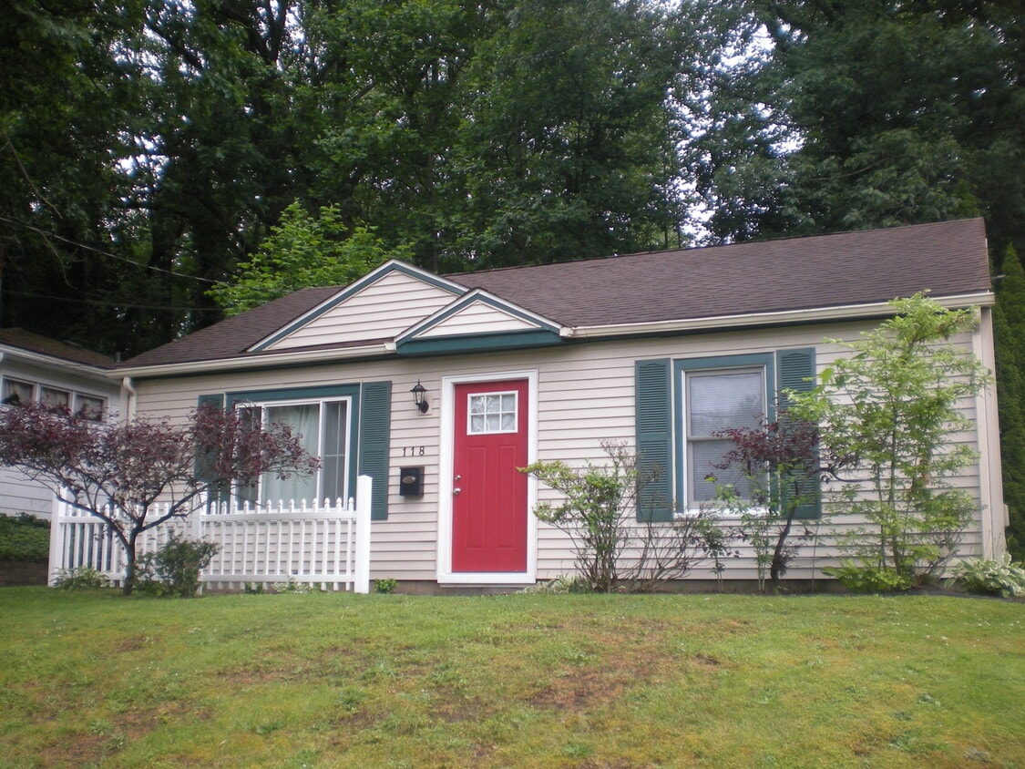 Primary Photo - 118 Robinwood Blvd