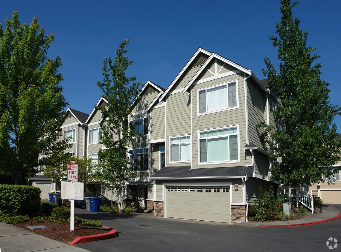 Aspens Townhomes Apartments in Bellevue, WA