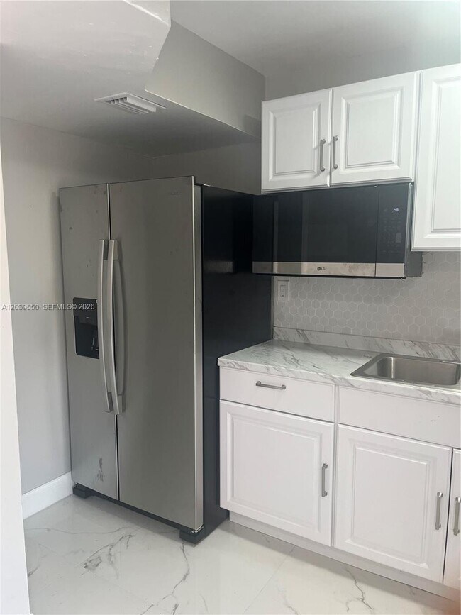 Foto del edificio - 5909 SW 36th Ct