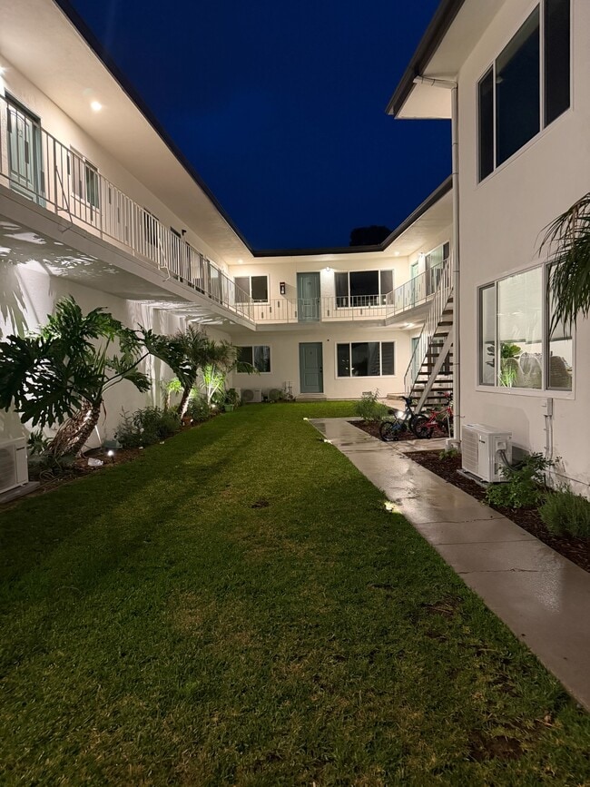 Building Photo - GeoLiv Hillcrest Oaks LLC