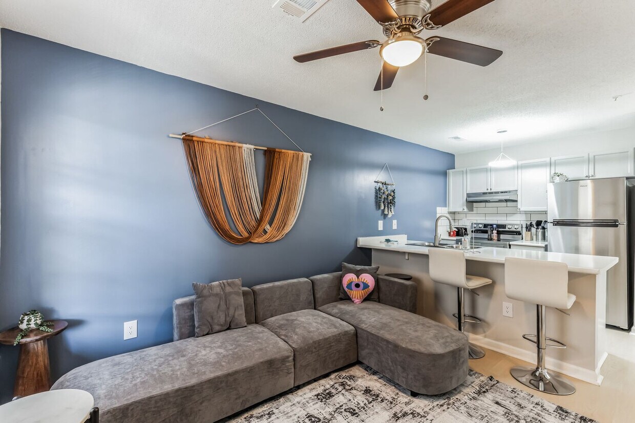 Foto principal - 965 Bassman Ln