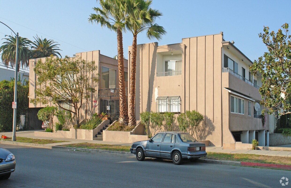Primary Photo - 8635 Cashio St