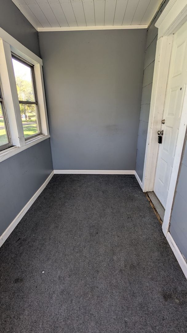 Foto del edificio - Welcome to this single-family home located...
