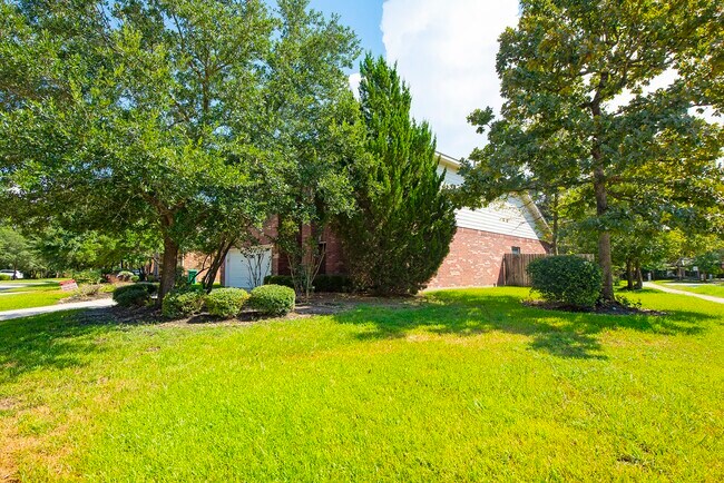 Building Photo - 46 N Planchard Cir
