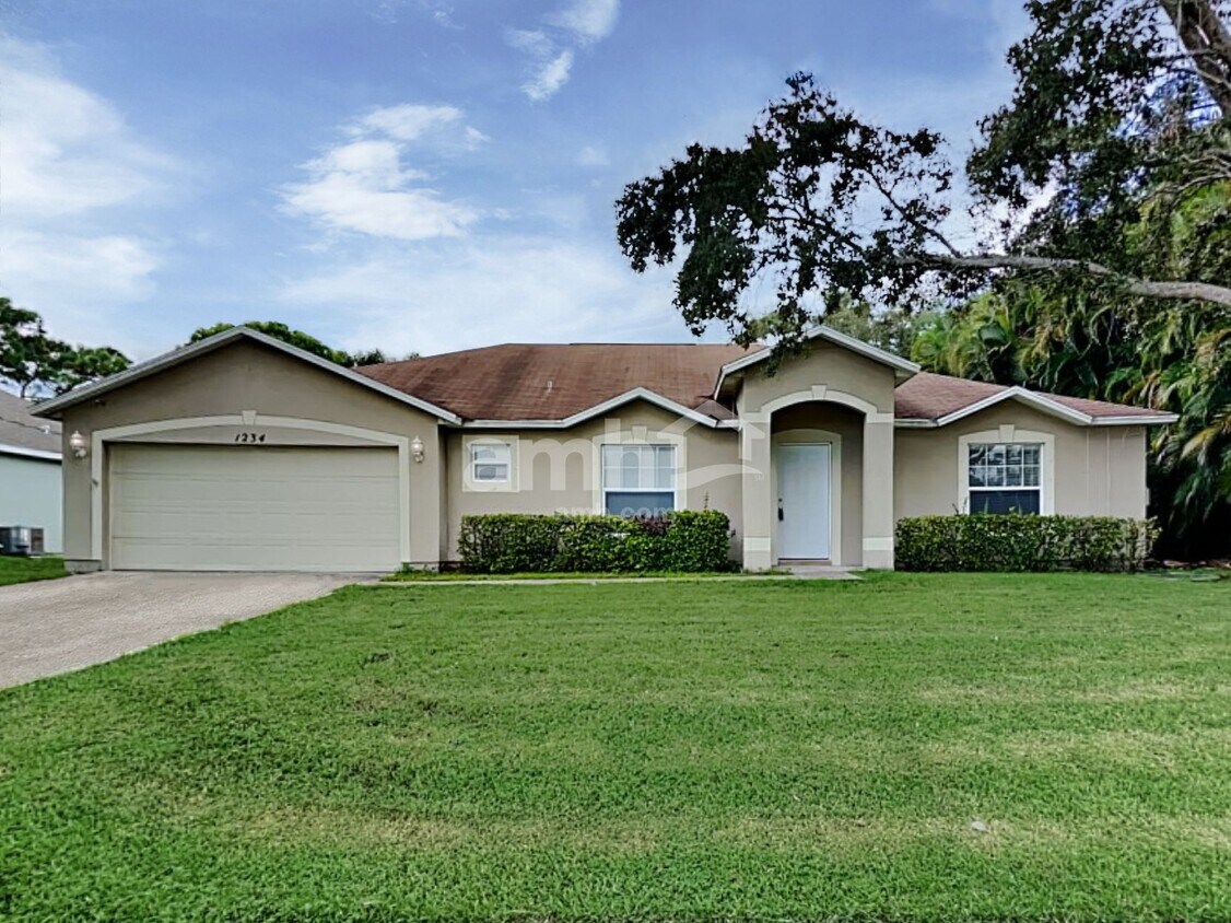 Primary Photo - 1234 SW Alesio Lane