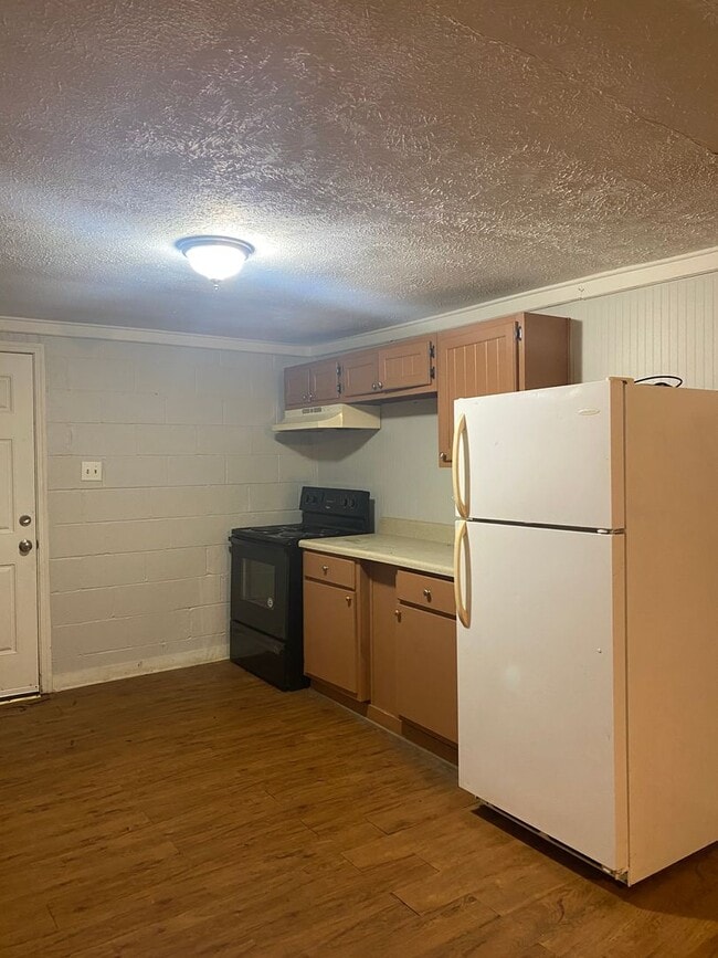 Building Photo - 130 W Carver Dr