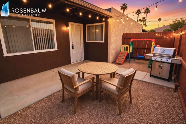 Building Photo - Alvernon Plaza