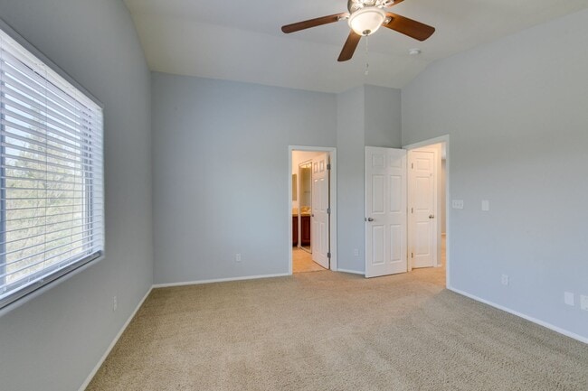 Building Photo - Bright Northwest Home with Loft & Mountain Views!