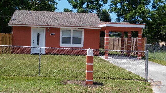 Building Photo - 1404 Avenue I