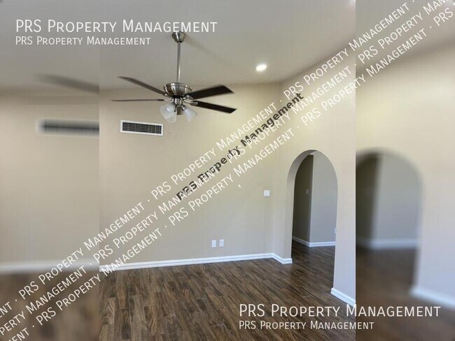 Foto del edificio - 1331 W Stottler Dr