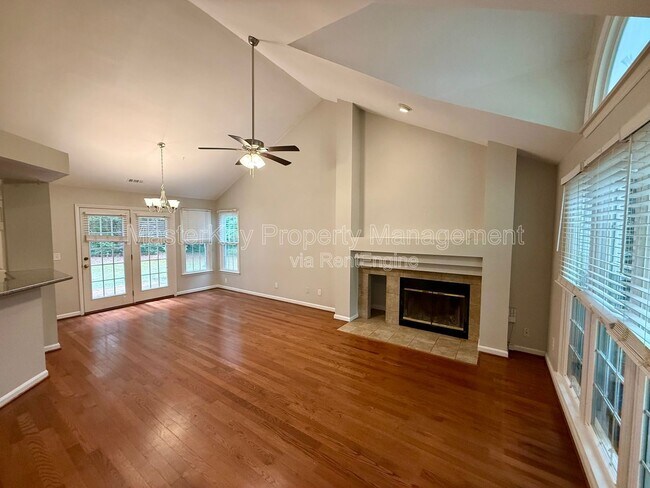 Foto del edificio - 103 Miramar Ct