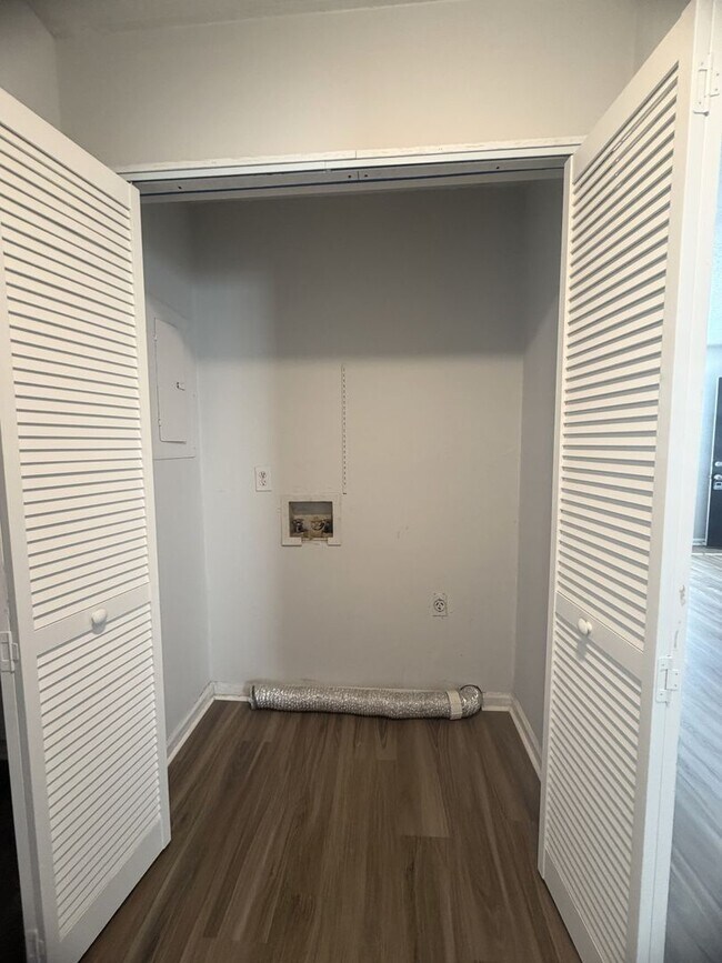 Foto del edificio - 4816 Hoyle Dr
