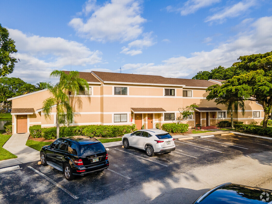 Primary Photo - Palms Of Pembroke Condos