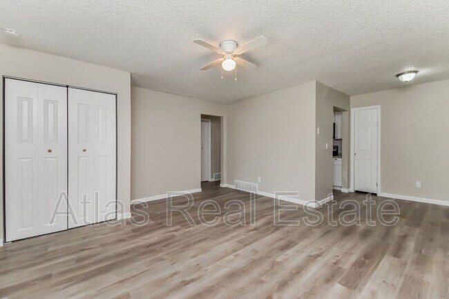 Building Photo - 4306 Moonbeam Dr