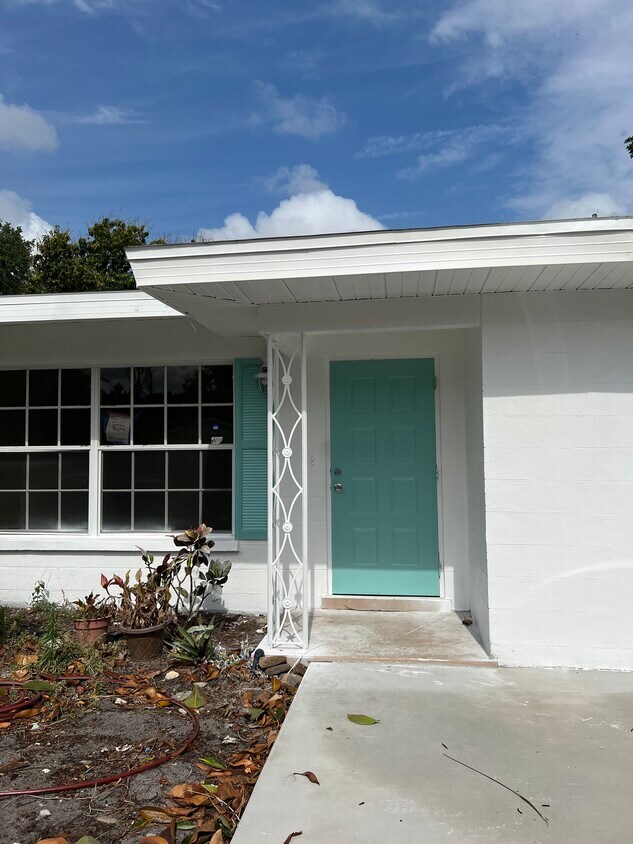Foto principal - 2423 Vermont Ave E