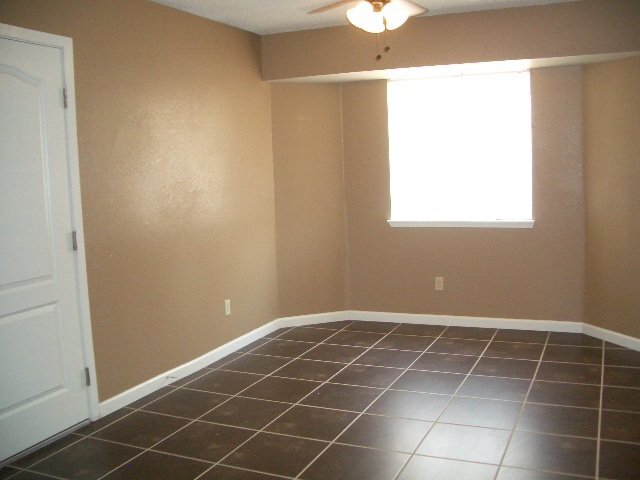 Foto del edificio - 9120 Peach Ave