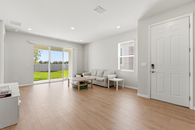 Foto del edificio - 857 157th Ct E