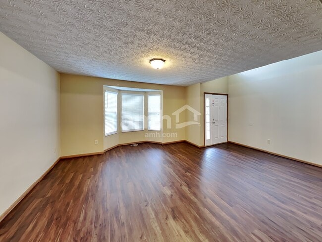 Foto del edificio - 6038 Platinum Dr