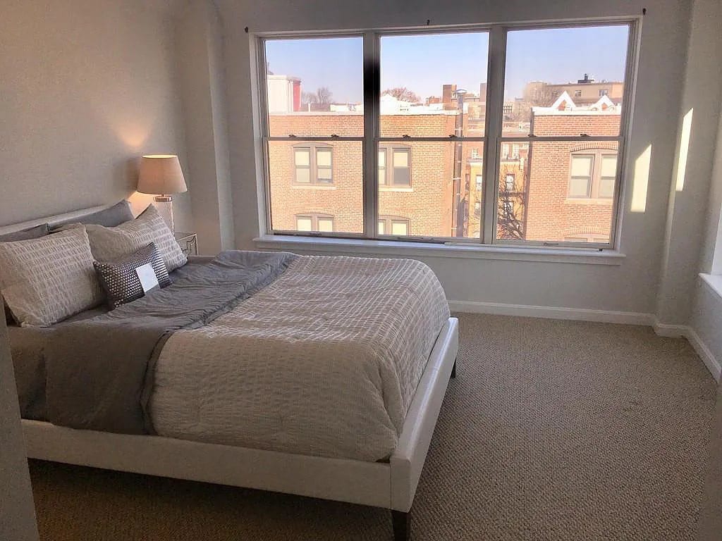 Primary Photo - 910 Beacon St