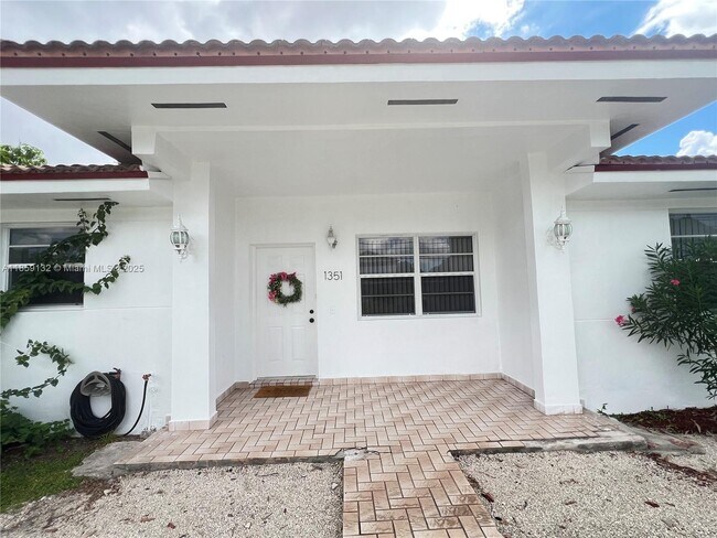 Foto del edificio - 1351 SW 70th Ave