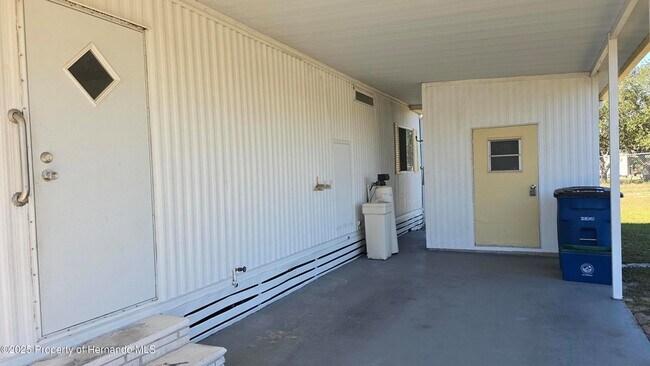 Foto del edificio - 8229 Green Ct