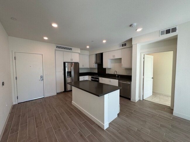 Foto del edificio - Stunning 2Bd/2Ba Condo in Heart of Irvine!