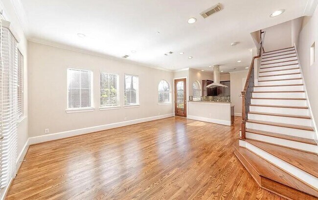 Foto del edificio - 931 W 23rd St