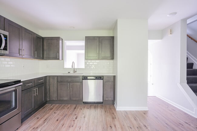 Foto del edificio - Fully Remodeled 3 Bedroom Town Home!