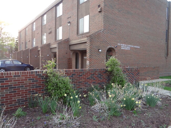 Building Photo - 721 N Capitol Ave
