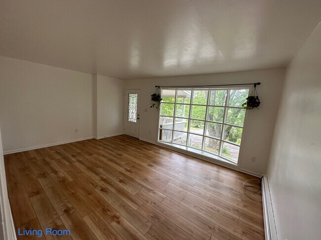 Livingroom - 22 Grandview Ter