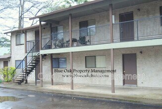 Building Photo - 985 Salem St