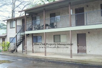 Building Photo - 985 Salem St